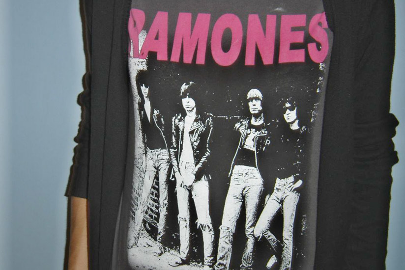 Dee Dee Het Ramones bandportret handgeschilderd in bleekmiddel Joey Kleding Gender-neutrale kleding volwassenen Tops & T-shirts T-shirts T-shirts met print Johnny 